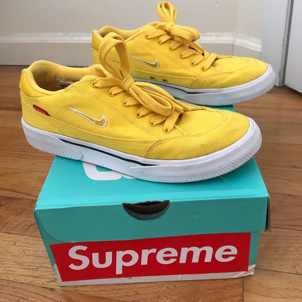 SUPREME X NIKE SB GTS